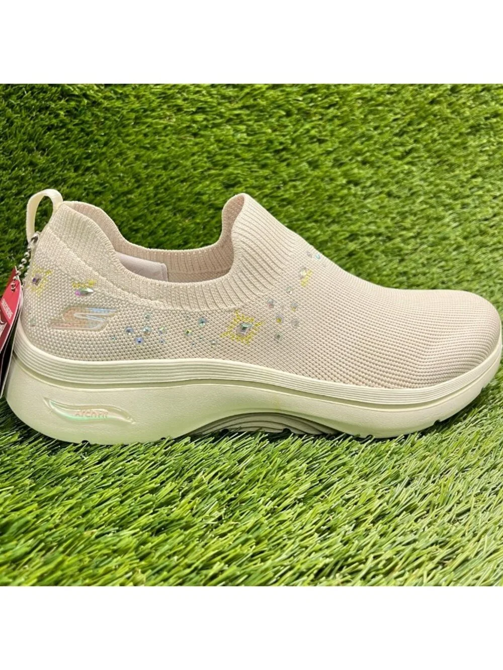 Skechers Go Walk Arch Fit 2.0-Ayla Womens Size 8.5 Beige Running Shoes Sneakers
